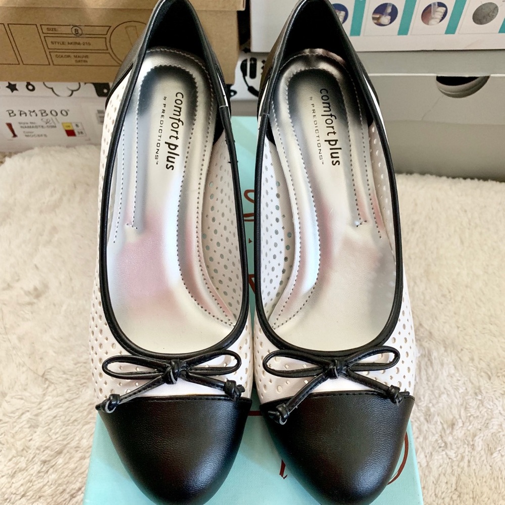 Brand New Black and white kitty heel size 7